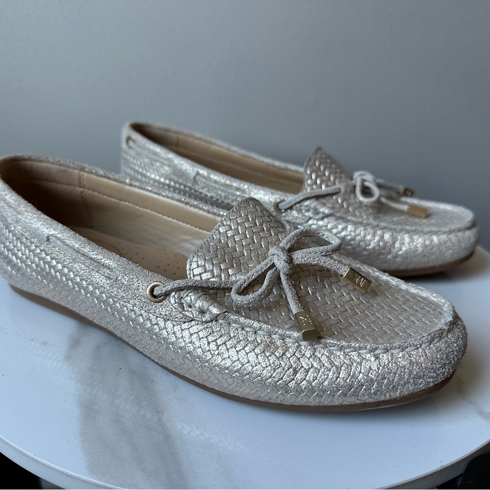 Michael Kors || size 7.5 women’s Loafers || Hardly worn